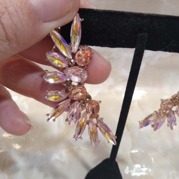 Rhinestone Wing Shape Stud Earrings In Pink - Picture 4 of 6